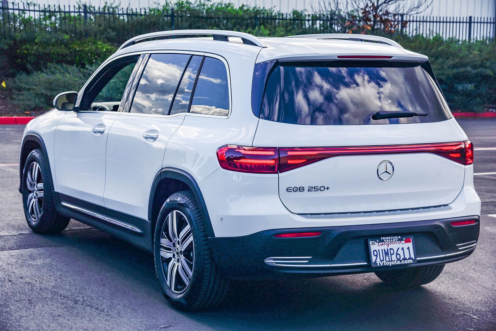 Used 2025 Mercedes-Benz EQB 250+ image 5