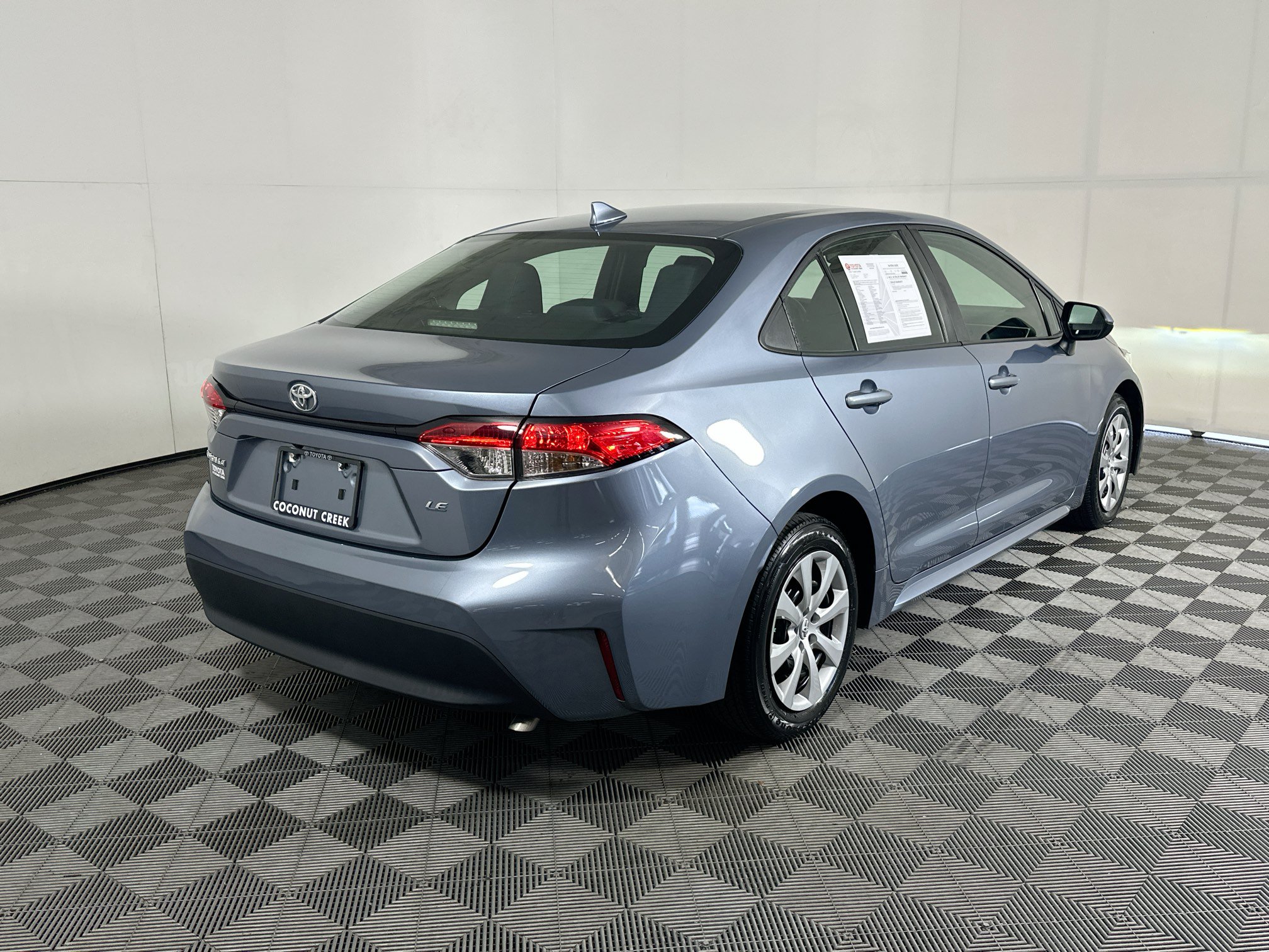 Used 2024 Toyota Corolla LE FWD image 3