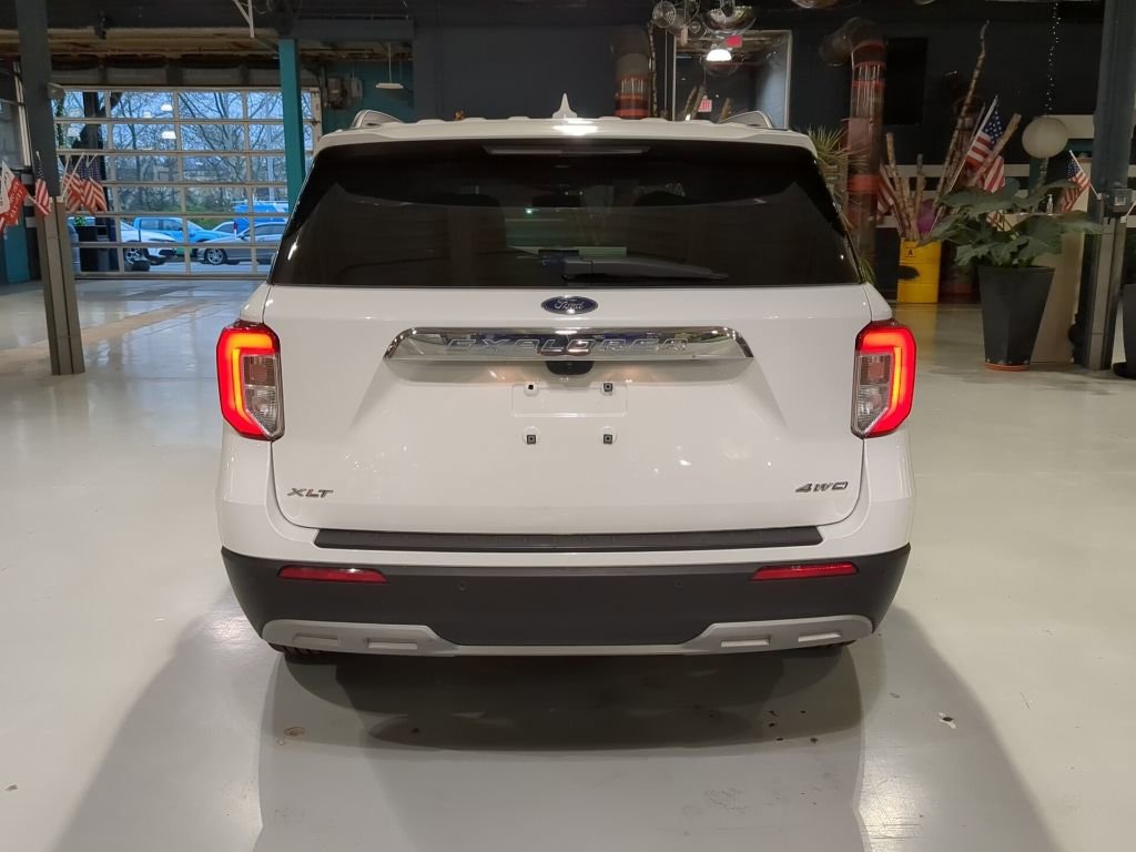 Certified 2023 Ford Explorer XLT w/ Equipment Group 202A image 9