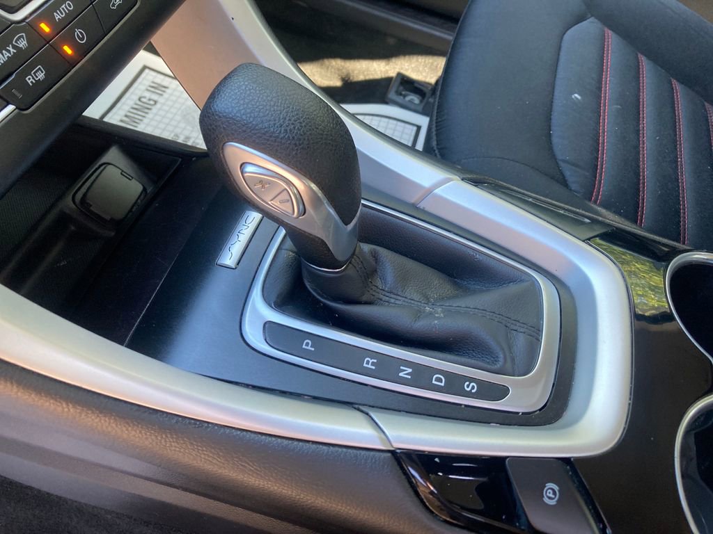 Used 2016 Ford Fusion SE image 28