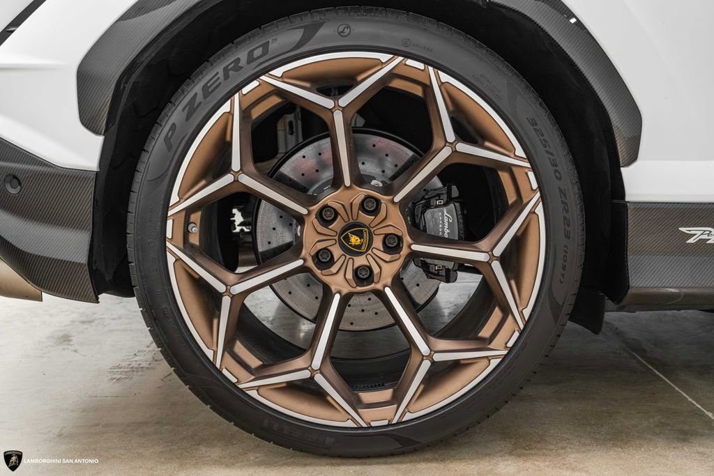 Used 2023 Lamborghini Urus Performante AWD/4WD image 8
