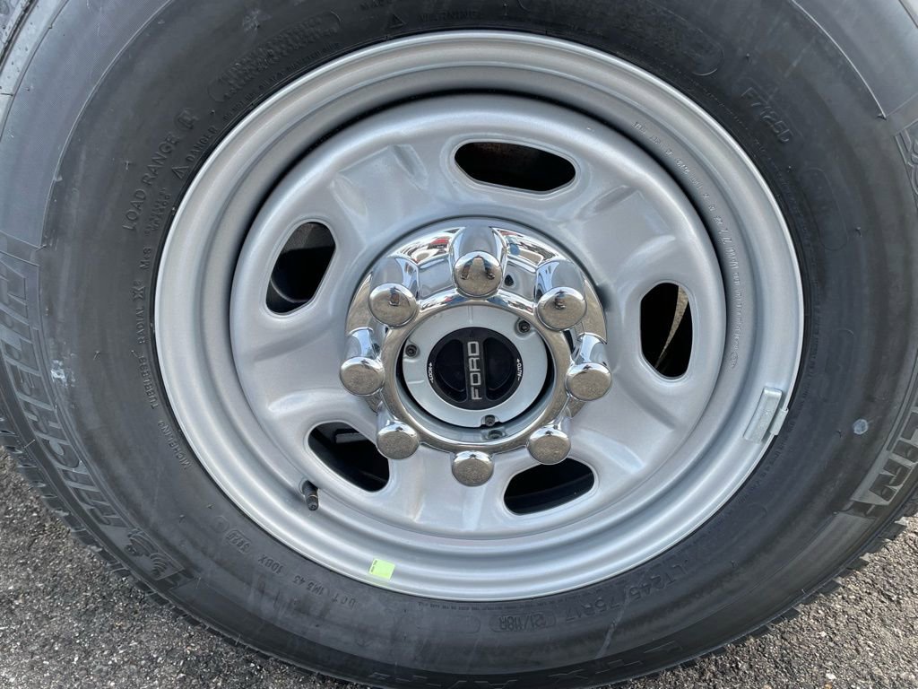 New 2026 Ford F250 XL w/ XL Chrome Package image 5