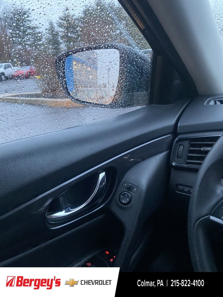 Used 2018 Nissan Rogue S image 37