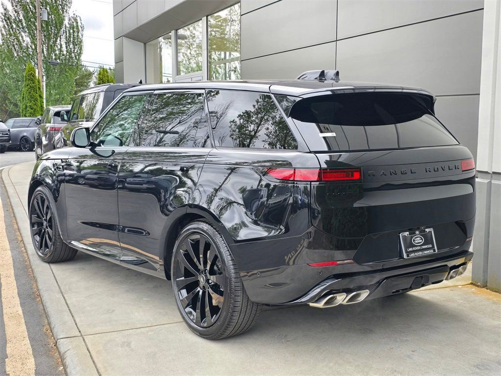 New 2025 Land Rover Range Rover Sport Dynamic SE image 3