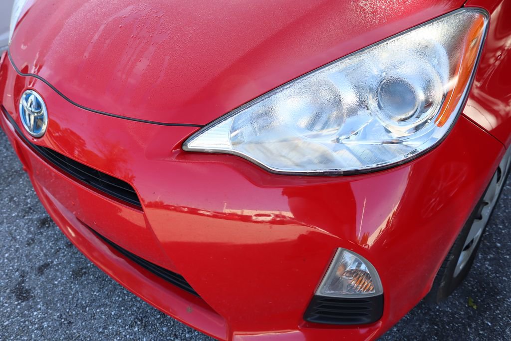 Used 2013 Toyota Prius C One image 3