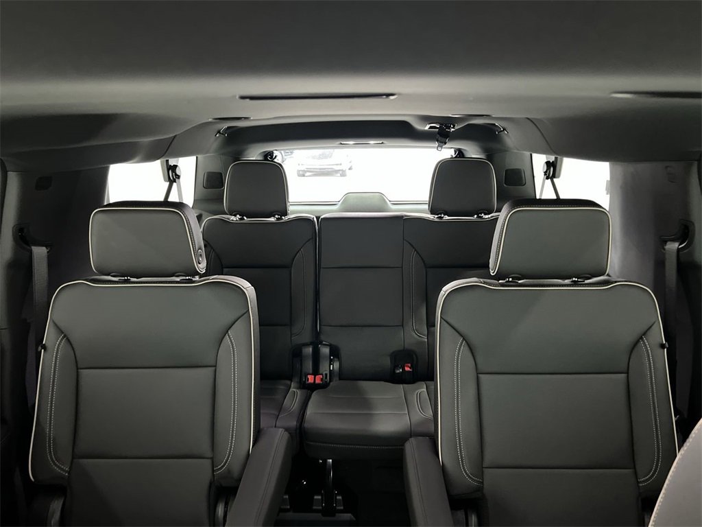New 2025 Chevrolet Suburban Premier AWD/4WD image 34