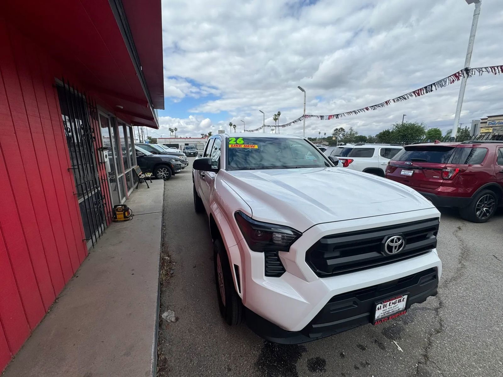 Used 2026 Toyota Tacoma SR image 4