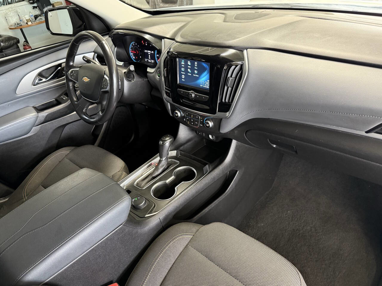 Used 2019 Chevrolet Traverse LT w/ LPO, Cargo Package FWD image 17