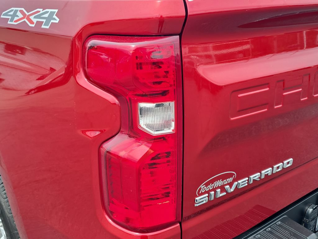 Used 2021 Chevrolet Silverado 1500 LT w/ Safety Package II AWD/4WD image 34