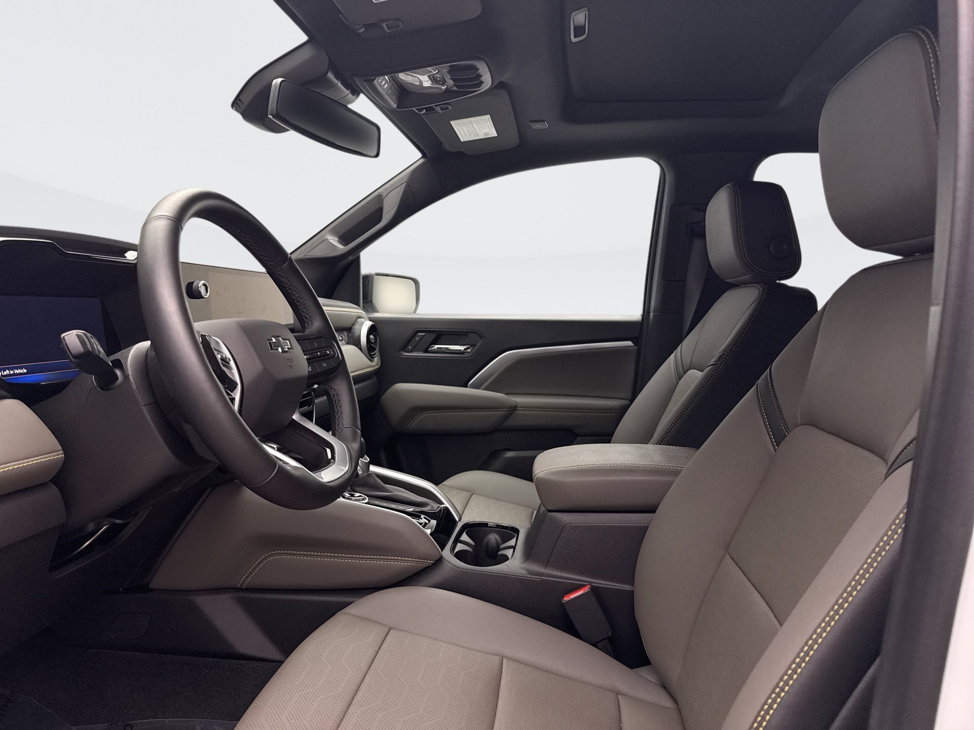 Used 2025 Chevrolet Colorado ZR2 w/ Technology Package AWD/4WD image 9