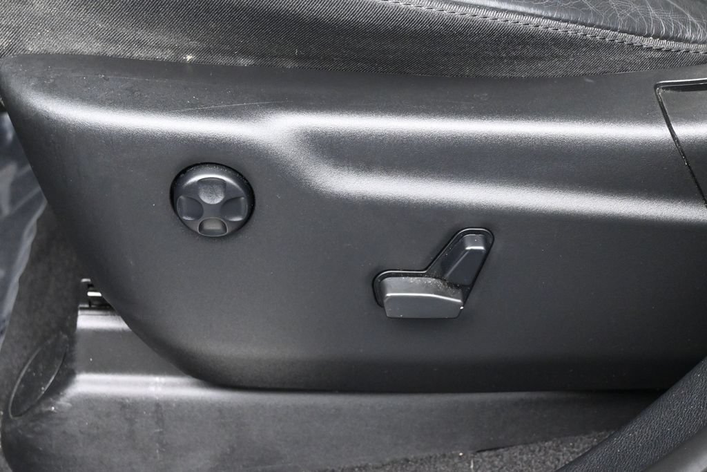 Used 2021 Jeep Grand Cherokee Limited RWD image 12