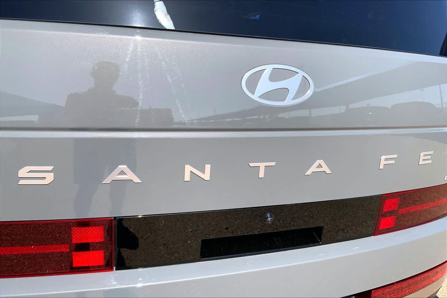 Used 2025 Hyundai Santa Fe Limited AWD/4WD image 31