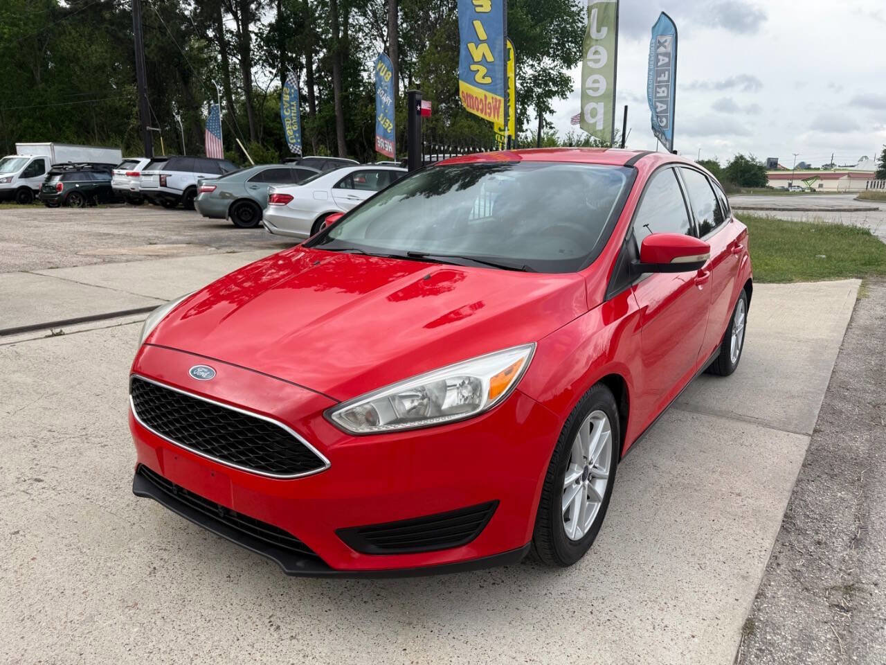Used 2017 Ford Focus SE image 2