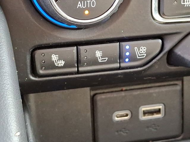 Used 2021 Chevrolet Suburban High Country w/ Premium Package image 32