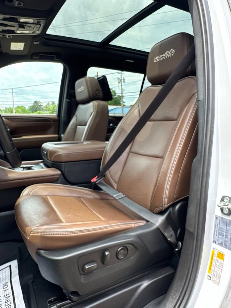 Used 2023 Chevrolet Suburban High Country AWD/4WD image 31
