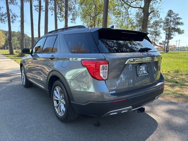 Used 2024 Ford Explorer XLT w/ Equipment Group 202A image 5