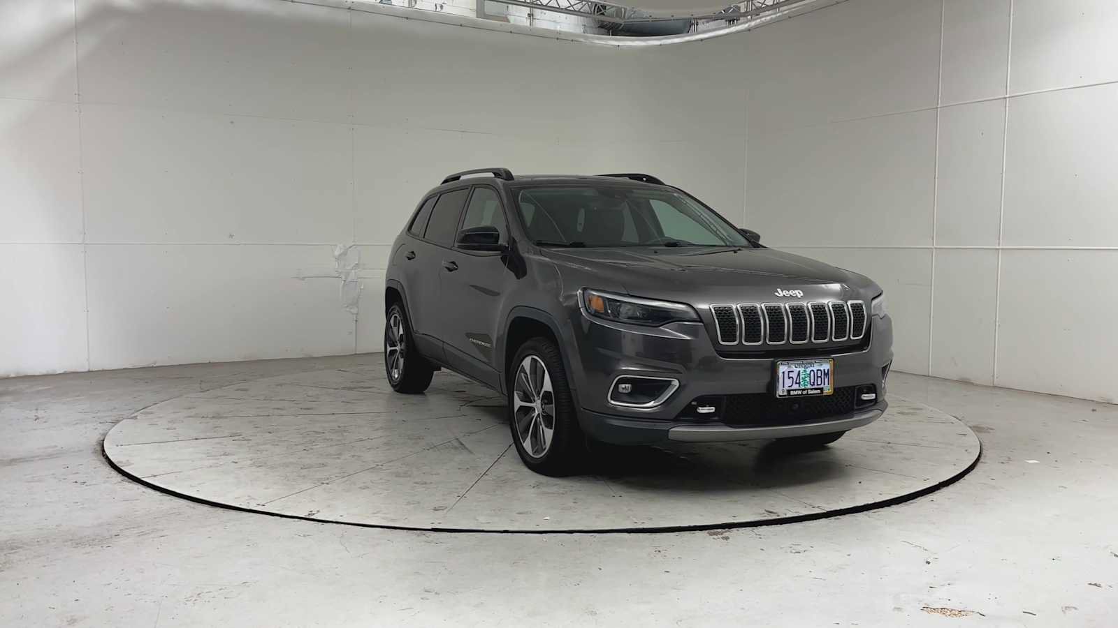 Used 2022 Jeep Cherokee Limited w/ Elite Package AWD/4WD image 3