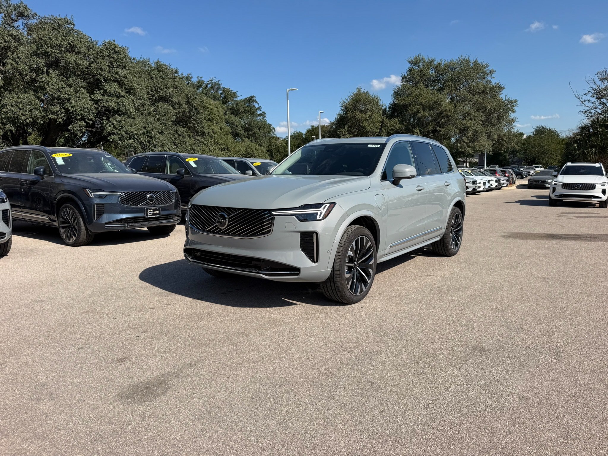 New 2027 Volvo XC90 T8 Bright AWD/4WD image 2
