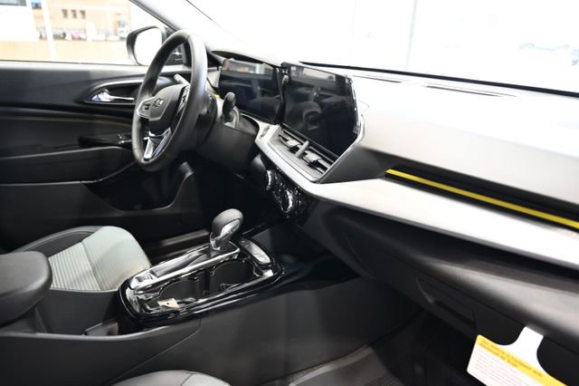 New 2026 Chevrolet Trax LT w/ Driver Confidence Package FWD image 13