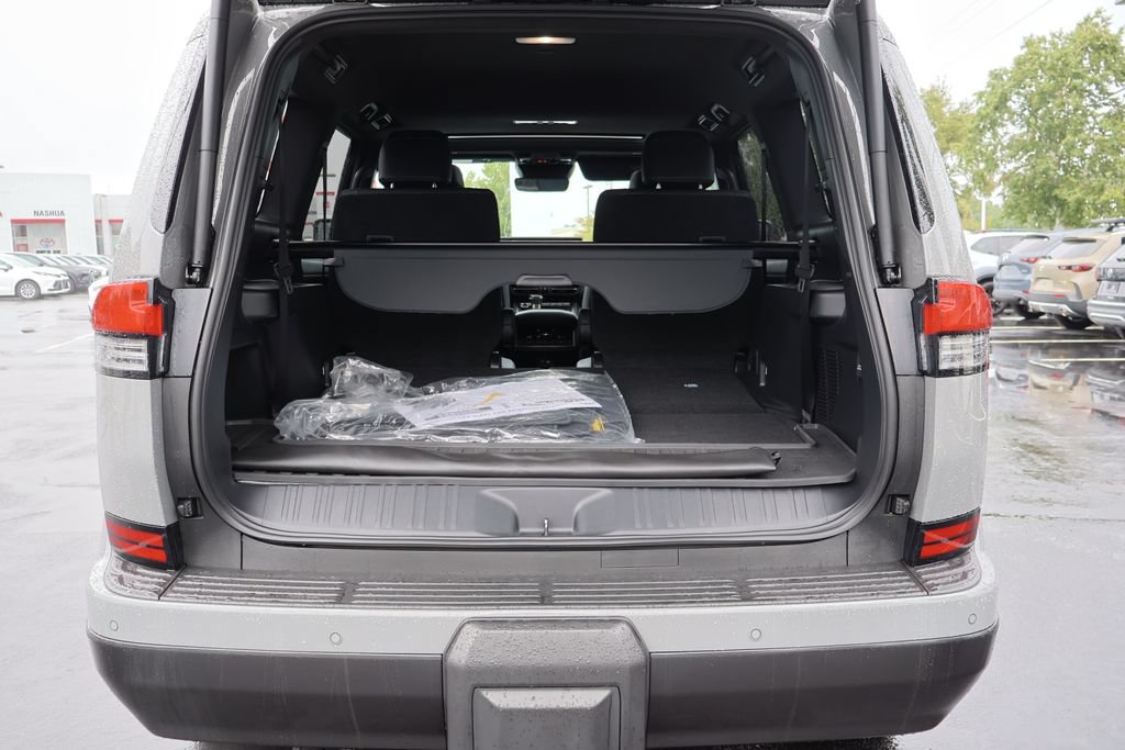 Used 2025 Lexus GX 550 w/ Accessory Package (2T) AWD/4WD image 17