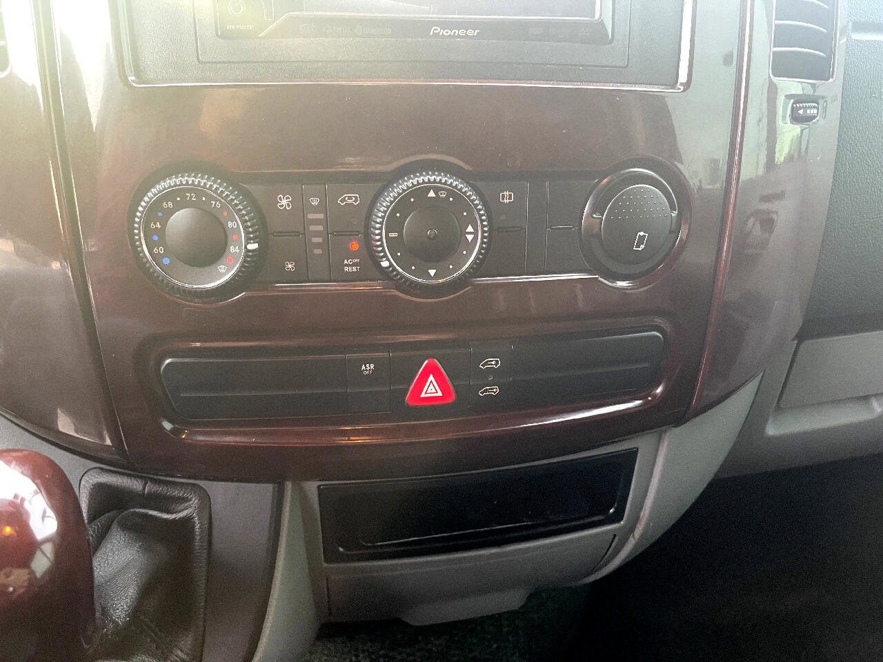 Used 2009 Dodge Sprinter 2500 image 32