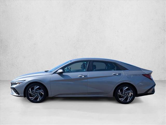 Used 2025 Hyundai Elantra SEL image 8