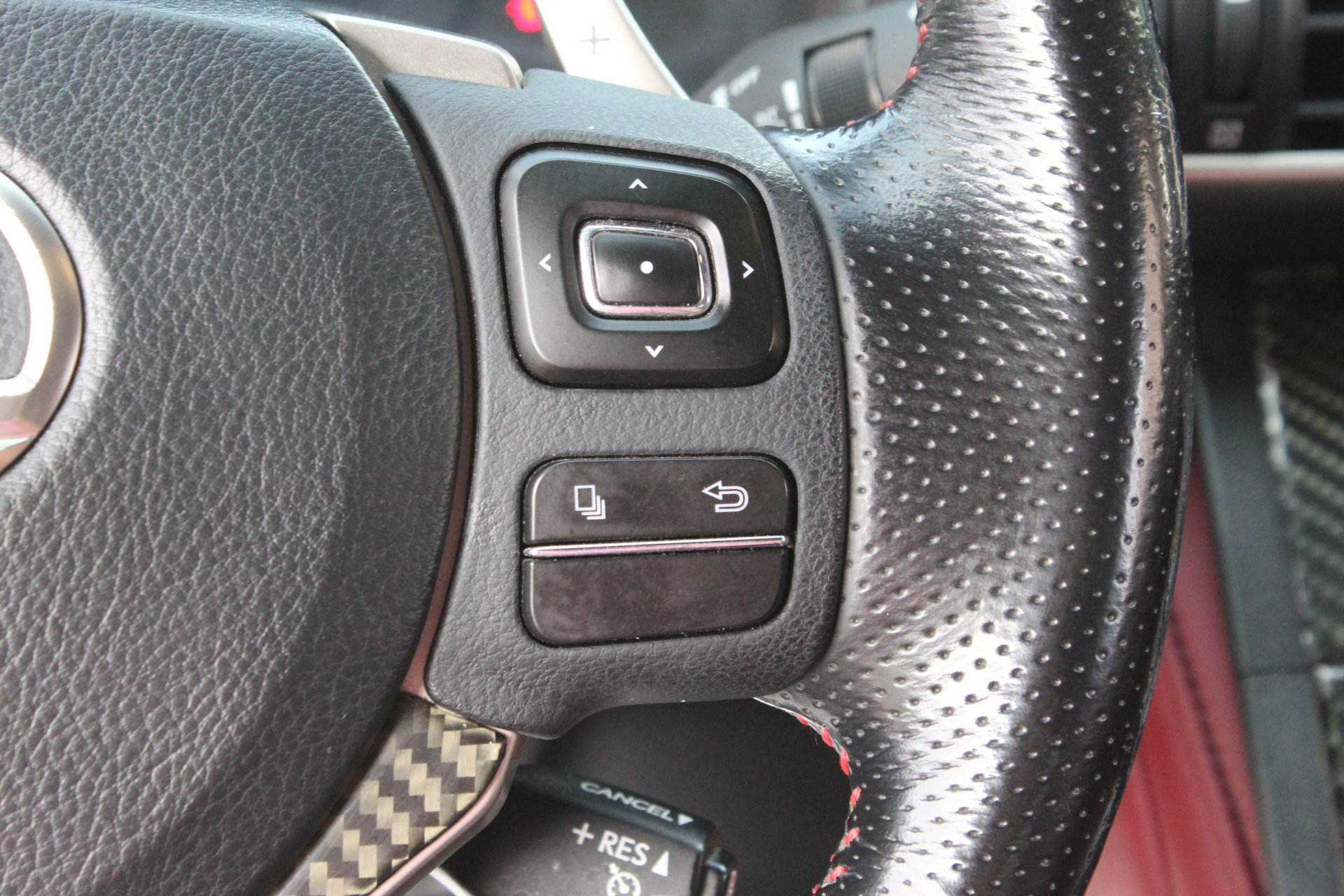 Used 2016 Lexus RC 200t RWD image 18
