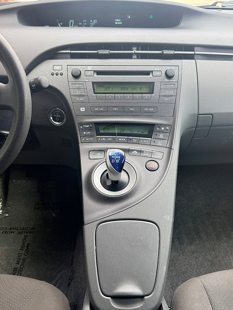 Used 2011 Toyota Prius Three image 12