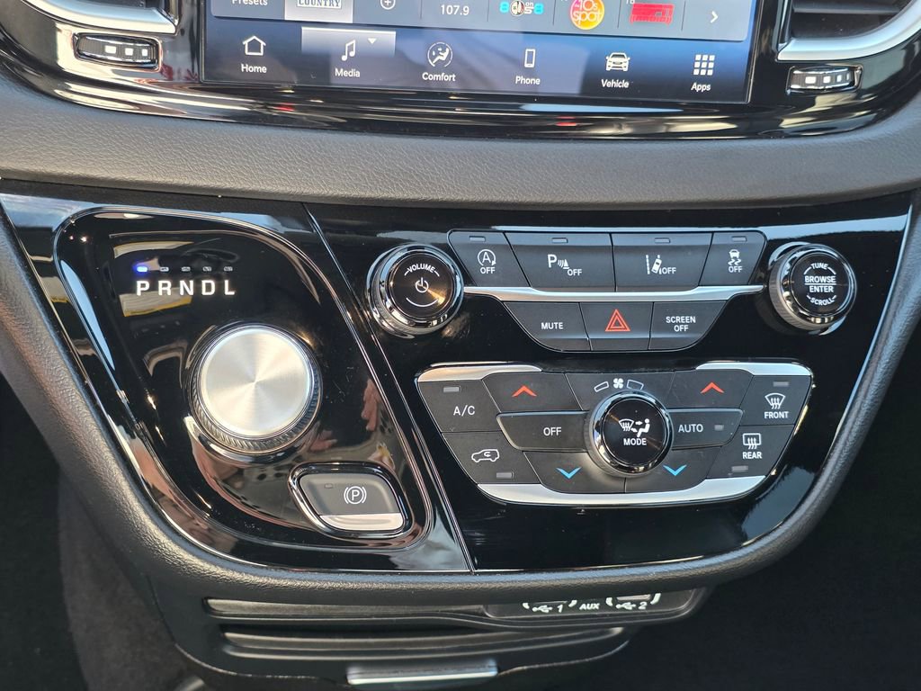 Used 2025 Chrysler Pacifica Select image 22