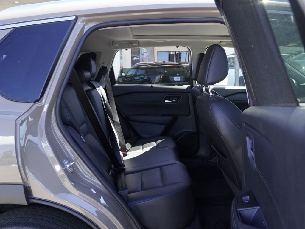 Certified 2024 Nissan Rogue SV w/ SV Premium Package FWD image 17