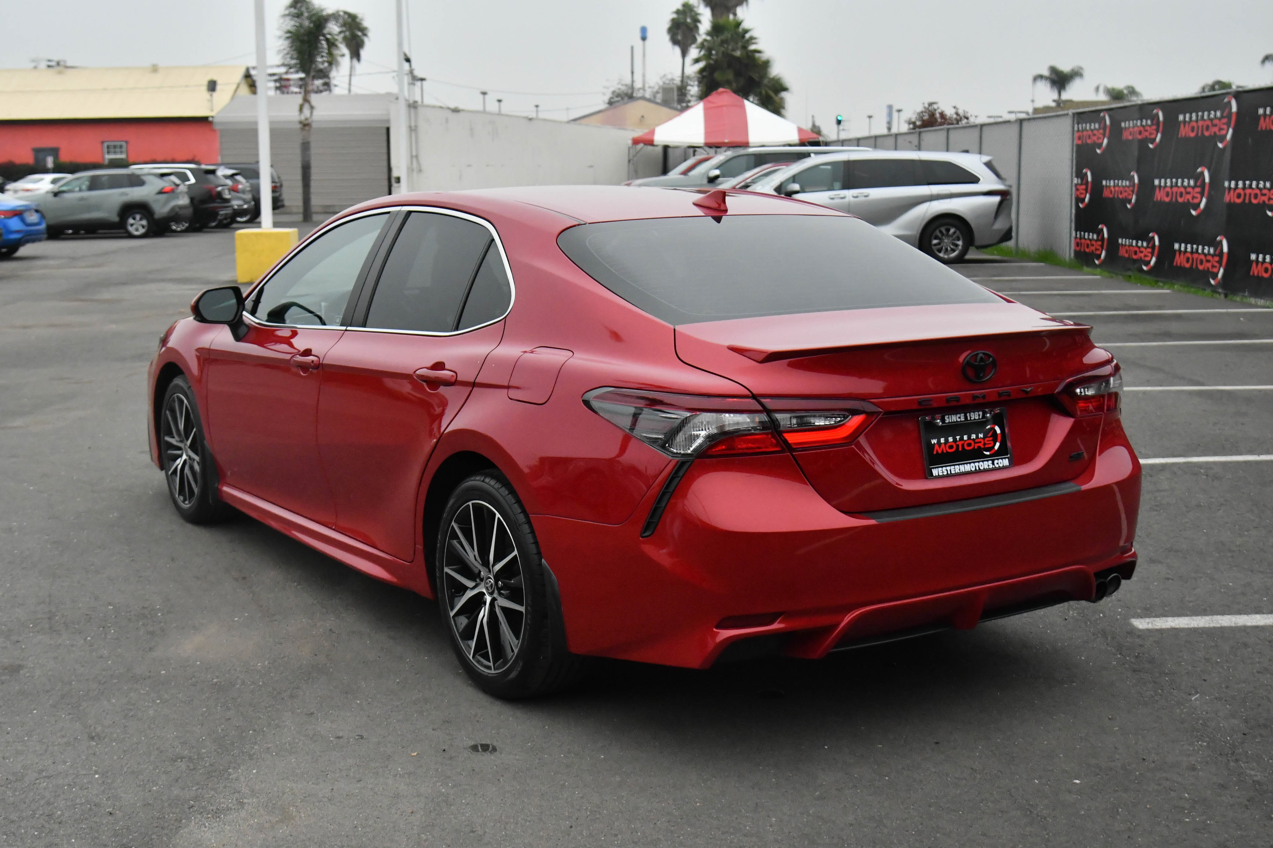 Used 2023 Toyota Camry SE image 6