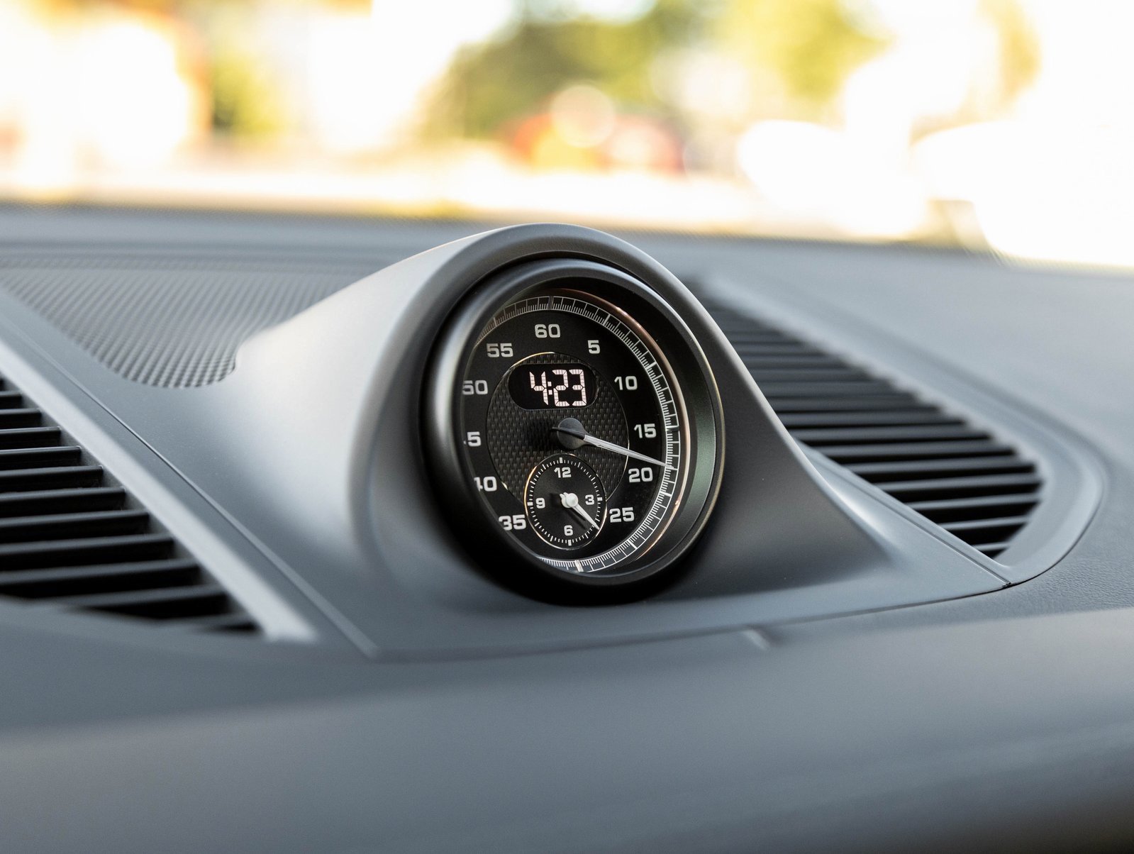 Certified 2026 Porsche Macan image 24