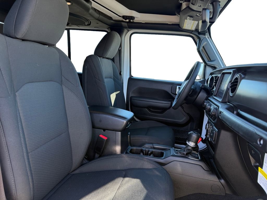 Certified 2023 Jeep Gladiator Willys image 15