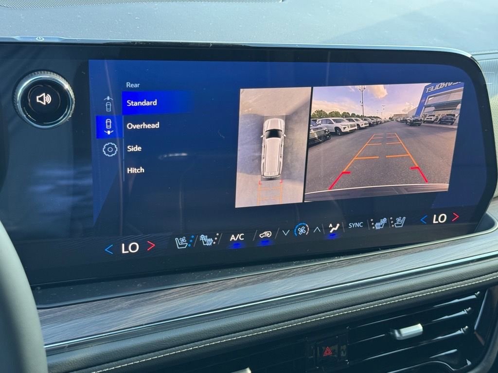 New 2025 Chevrolet Suburban Premier image 20