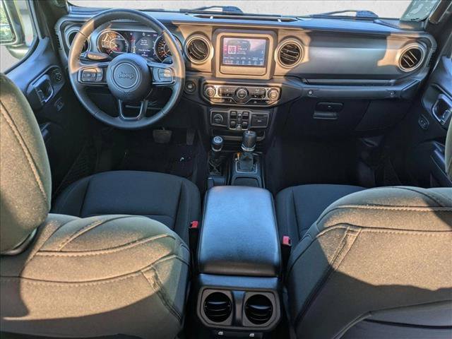 Used 2022 Jeep Gladiator Sport AWD/4WD image 17