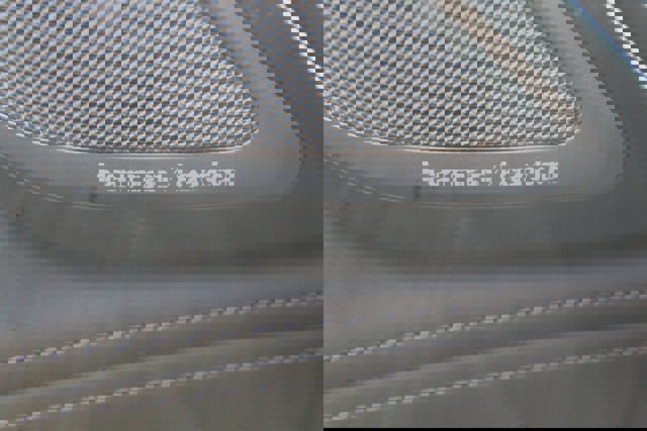 Used 2019 BMW 740i w/ Executive Package image 16