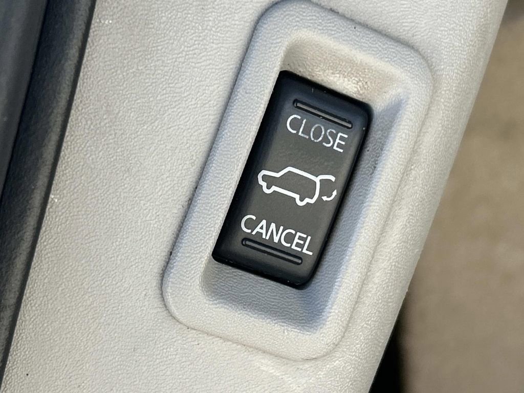 Used 2013 Nissan Armada Platinum image 15