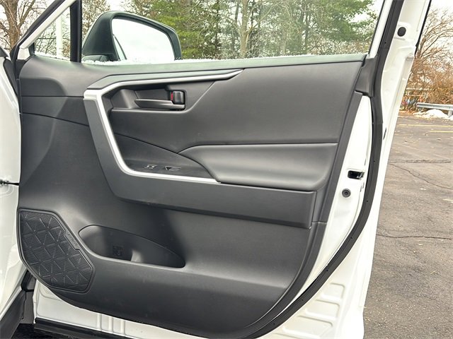 Certified 2025 Toyota RAV4 LE image 29