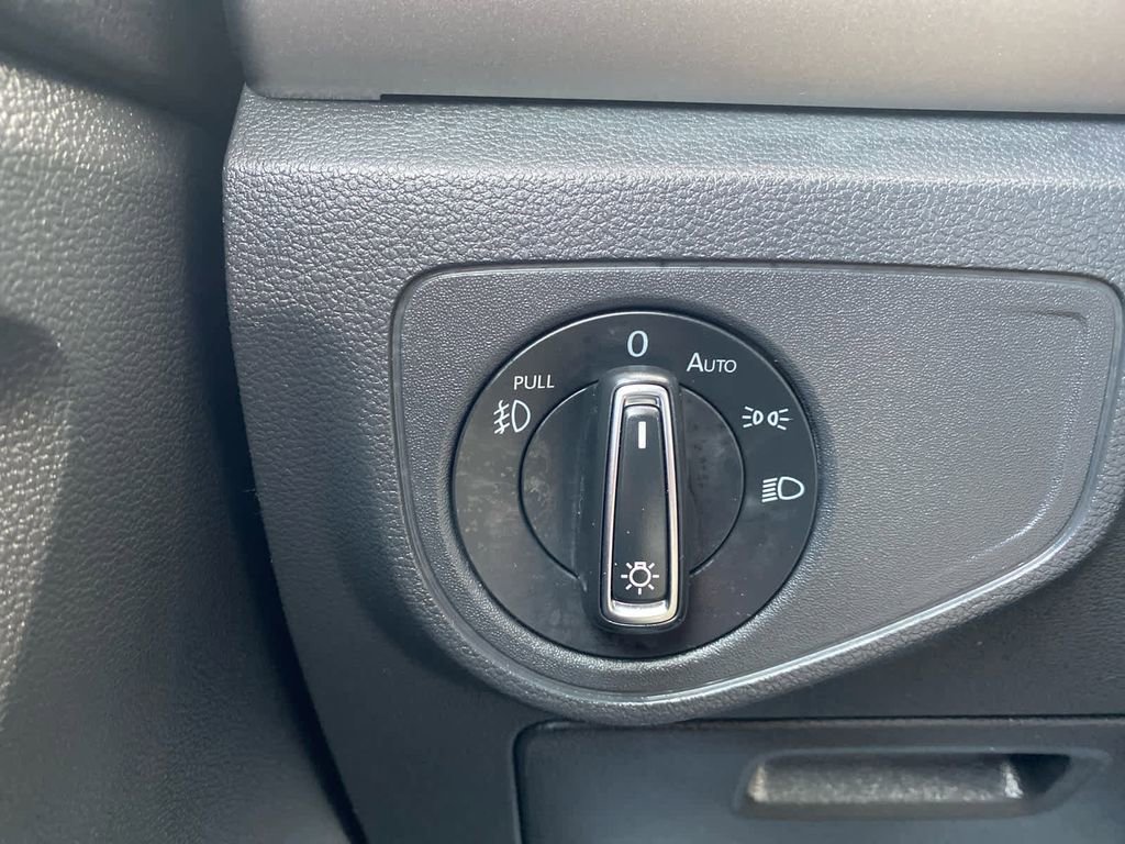 Used 2018 Volkswagen Atlas SEL Premium image 22