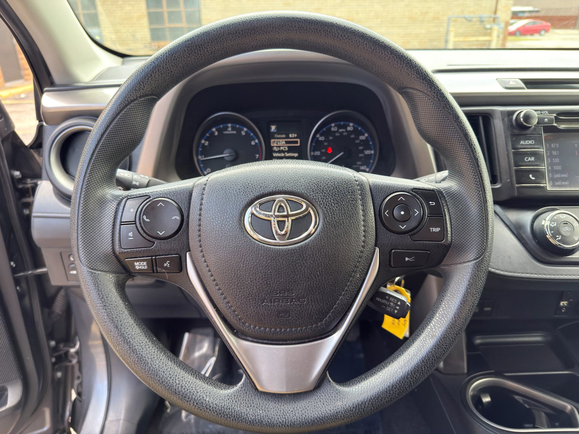Used 2017 Toyota RAV4 LE FWD image 11