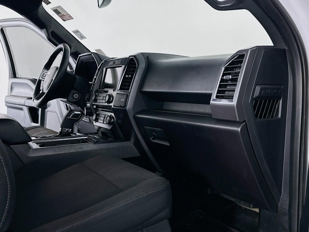 Used 2016 Ford F150 XLT w/ Equipment Group 302A Luxury image 33