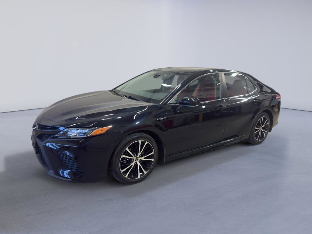 Used 2020 Toyota Camry SE w/ Sunroof Package image 3