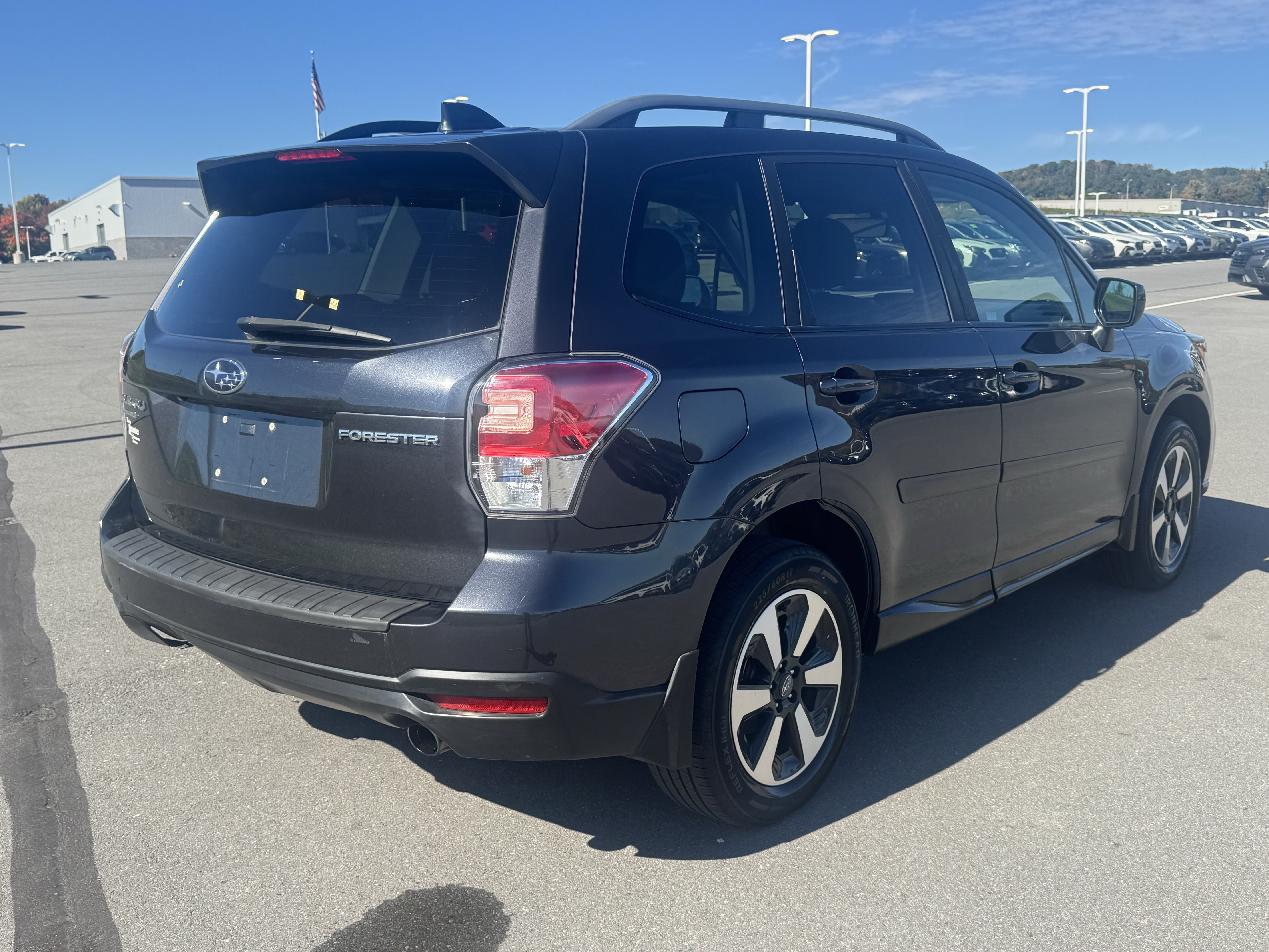 Used 2018 Subaru Forester 2.5i Premium AWD/4WD image 3