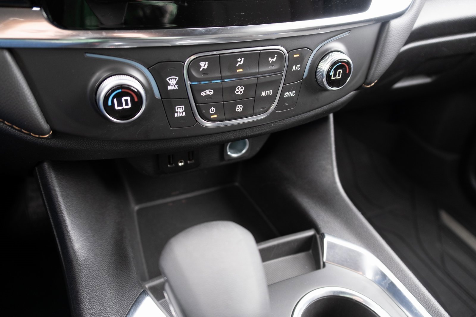 Used 2021 Chevrolet Traverse LS image 5