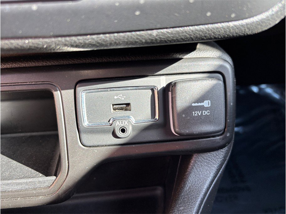 Used 2021 Jeep Renegade Latitude FWD image 33