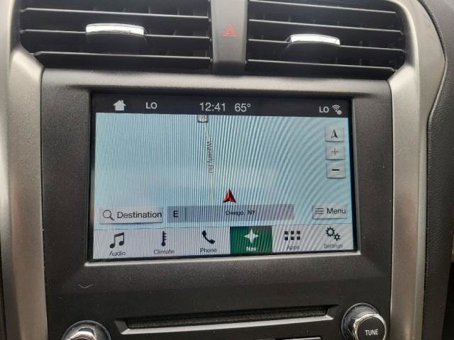 Used 2017 Ford Fusion SE w/ Fusion SE Technology Package image 12