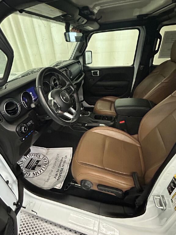 Used 2022 Jeep Wrangler Unlimited Sahara 4xe image 9