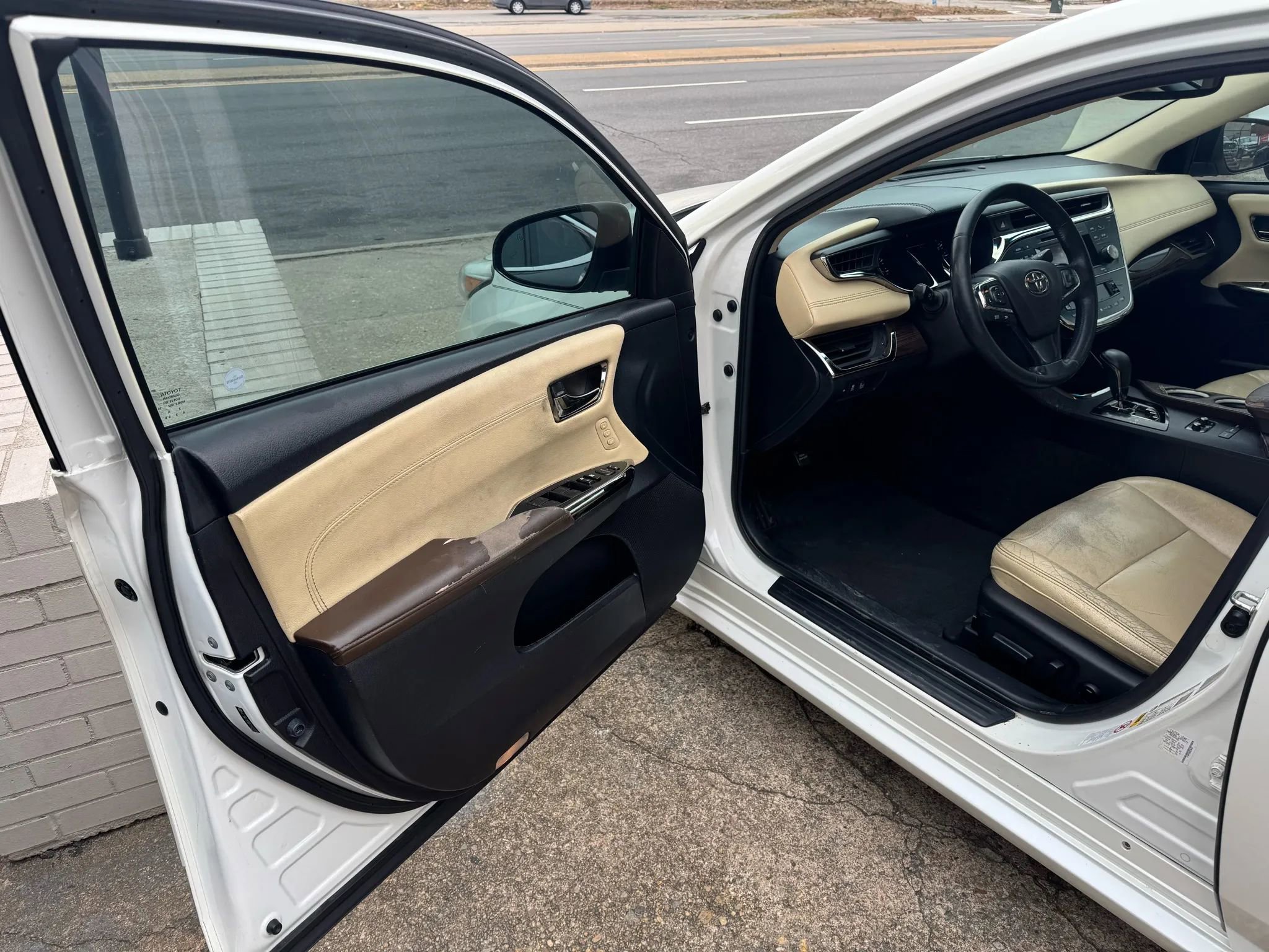 Used 2014 Toyota Avalon XLE Touring image 16