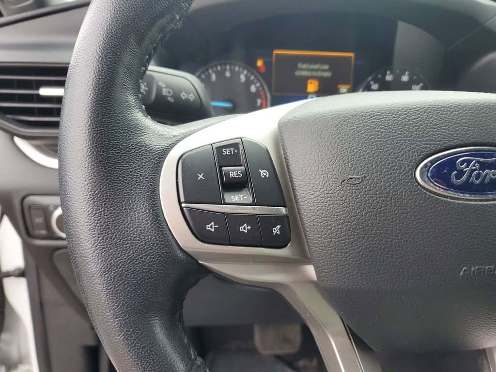 Used 2022 Ford Explorer XLT image 18