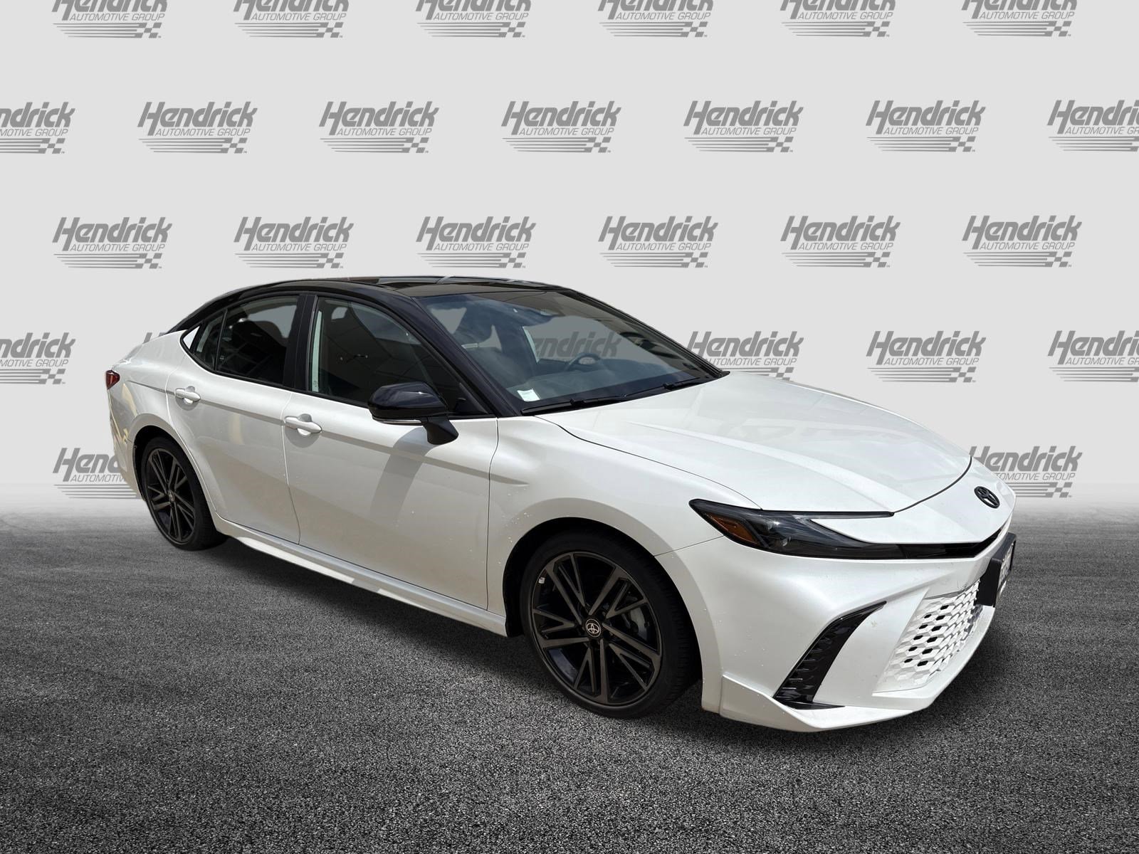 Used 2025 Toyota Camry XSE FWD image 2